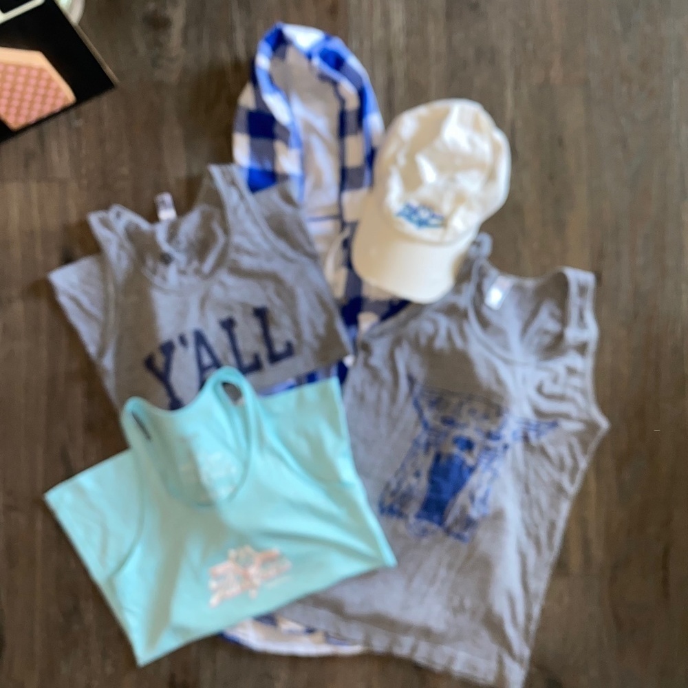 Huge Kentucky KY womens lot size small and XS